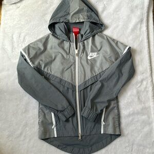Nike Women’s Wind Breaker